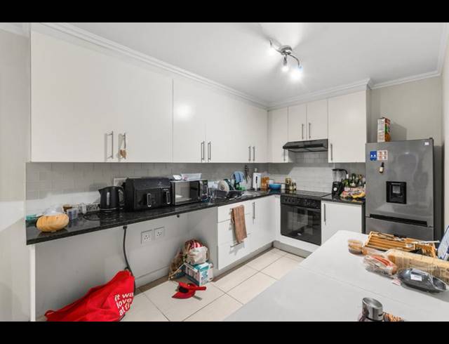3 BEDROOM APARTMENT FOR SALE IN KENILWORTH